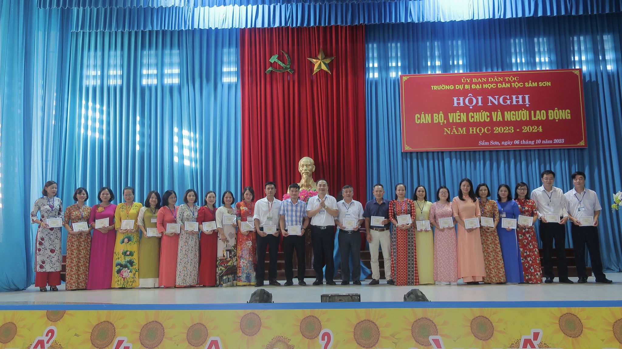 HỘI NGHỊ CÁN BỘ, VIÊN CHỨC VÀ NGƯỜI LAO ĐỘNG NĂM HỌC 2023 – 2024