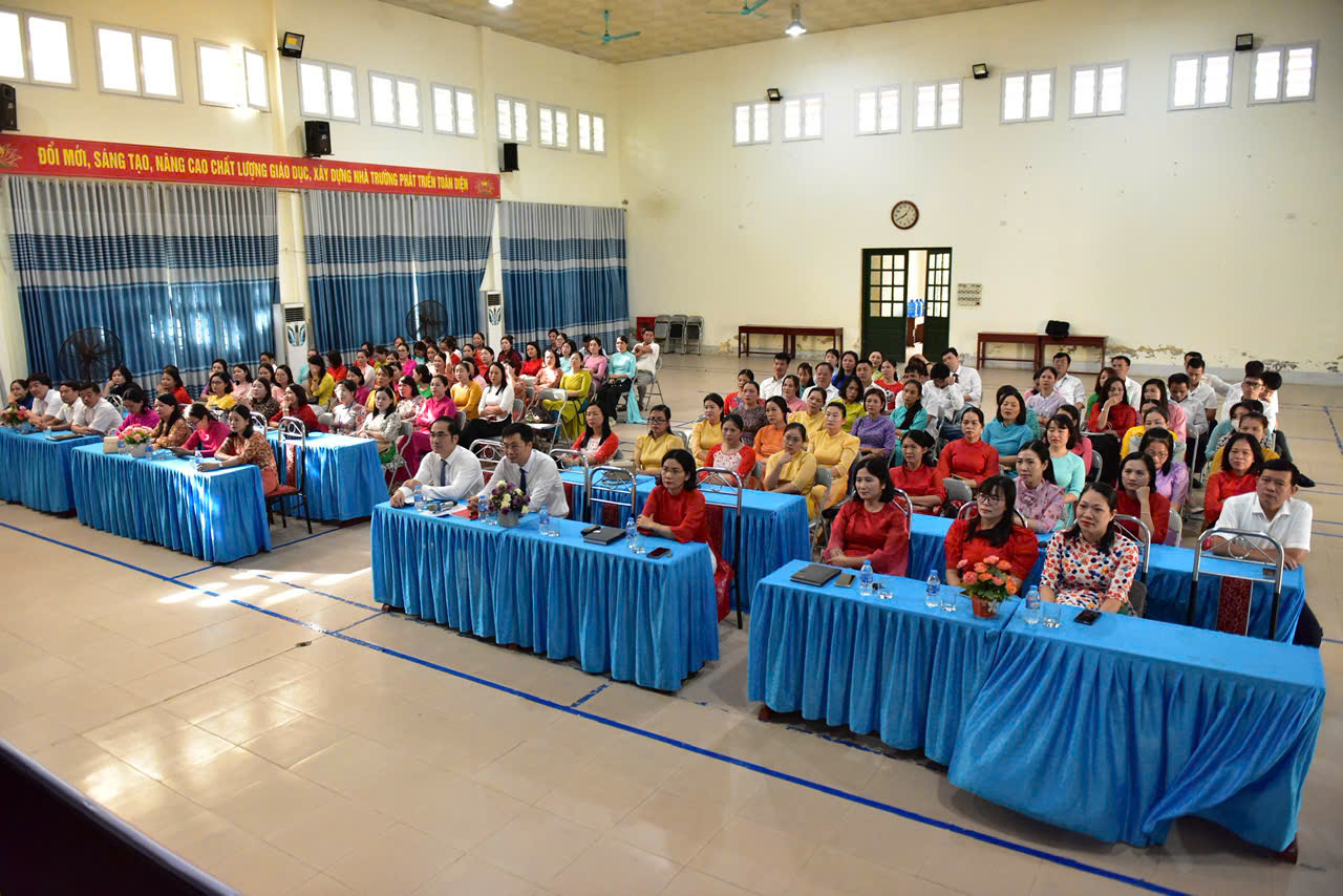 ĐẢNG UỶ TRƯỜNG DBĐHDTSS TỔ CHỨC HỘI NGHỊ QUÁN TRIỆT,TRIỂN KHAI THỰC HIỆN NQ ĐẠI HỘI ĐẢNG BỘ PHƯỜNG SS LẦN I NHIỆM KỲ 2025-2030