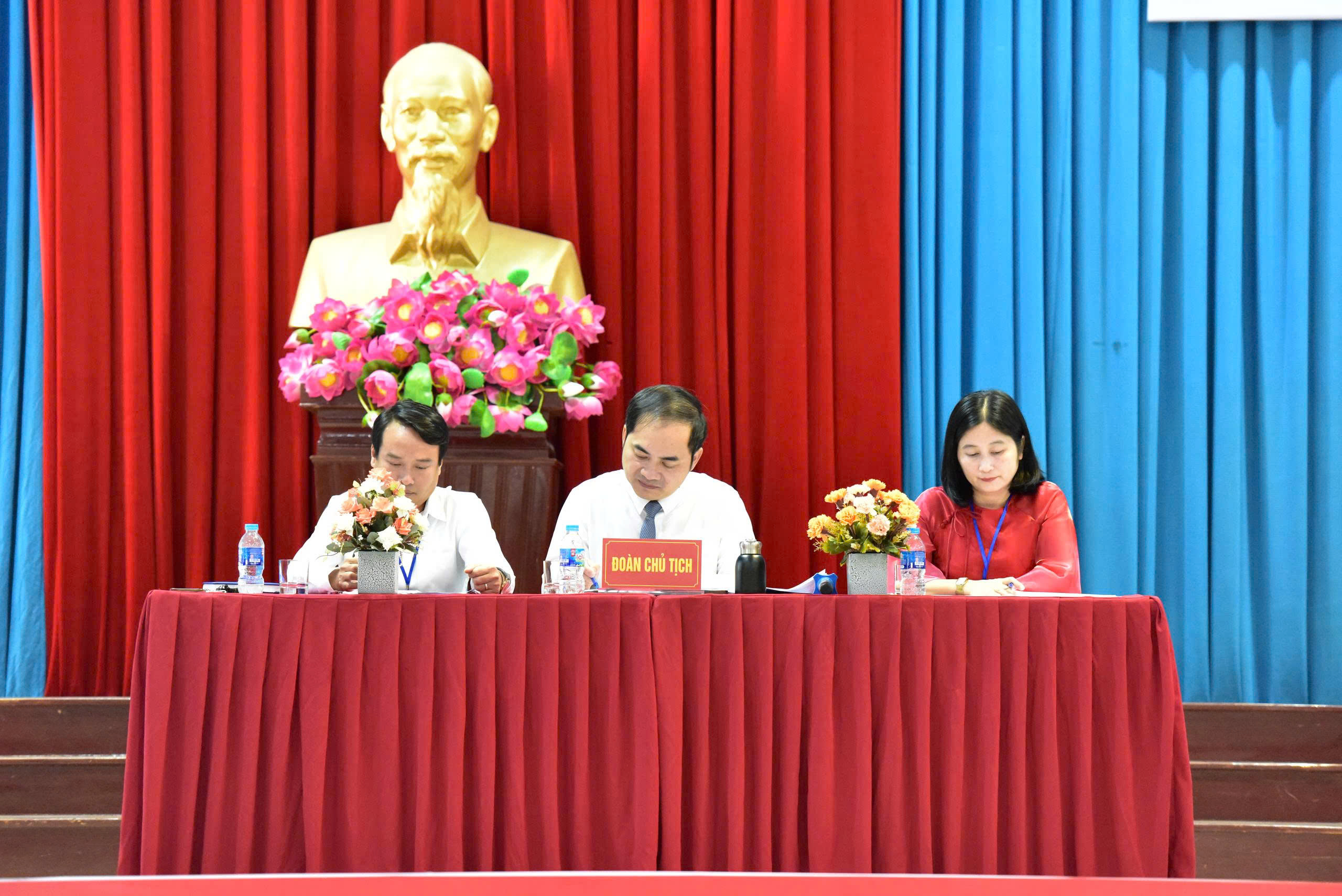 TRƯỜNG DBĐHDT SẦM SƠN TỔ CHỨC HỘI NGHỊ VIÊN CHỨC VÀ NGƯỜI LAO ĐỘNG NĂM HỌC 2025 – 2026